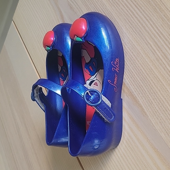 Mini Melissa Snow White USA 9 - Picture 2 of 6